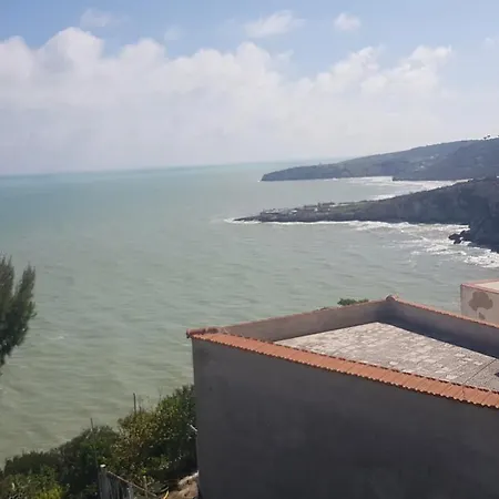 Tuppo Delle Pile Seaview